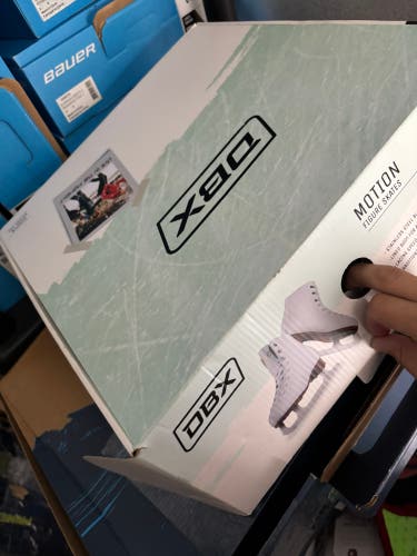Figure Skates (New) women’s 8 / skate size 7
