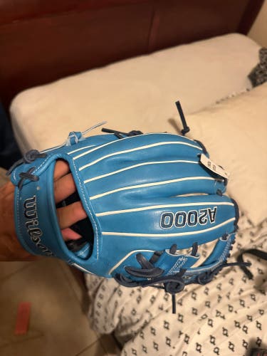 Wilson A2000 RH Baseball Glove 11.5" (New)