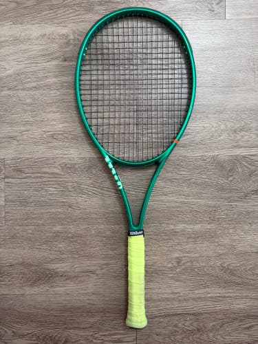 Wilson Blade 98 CV 18x20 string pattern. G3 (4 3/8) V6