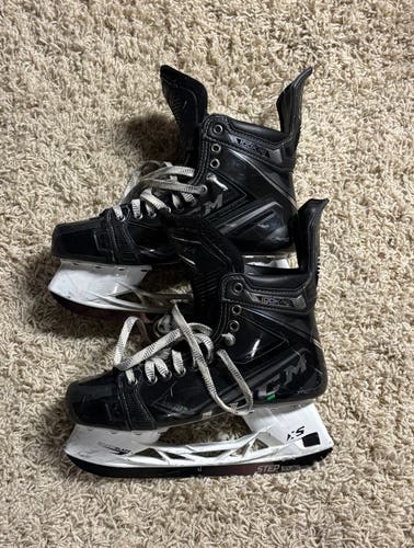 CCM Ribcor 100K Pro Hockey Skates Regular Width 9.5 (Used)