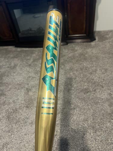 GREAT CONDITION DUDLEY ASSAULT 2 C405 34 27 SLOW PITCH SOFTBALL BAT