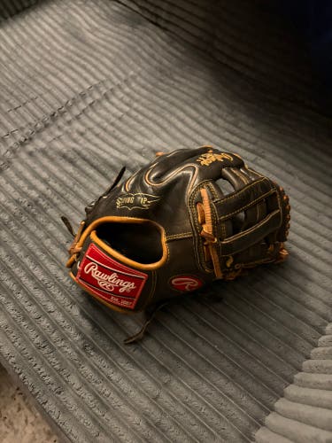 Rawlings Heart of the Hide PRO17HDC Wingtip Glove Black Patch 11.75 in good shape from 2010
