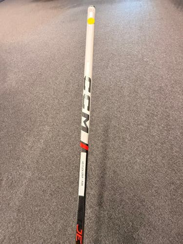 Intermediate CCM JetSpeed FT6 Team Right Hand Hockey Stick P28 65 Flex (New)