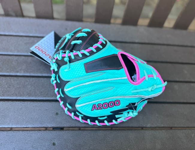 NWT Wilson A2000 M23 Catcher's Baseball Glove Mitt 33.5" (New)