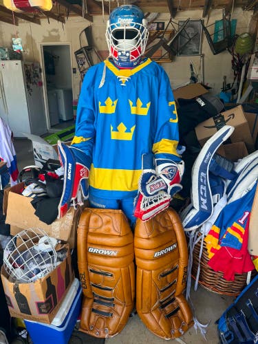 NEW Hockey Goalie Cut Jersey (SWEDEN BLUE)