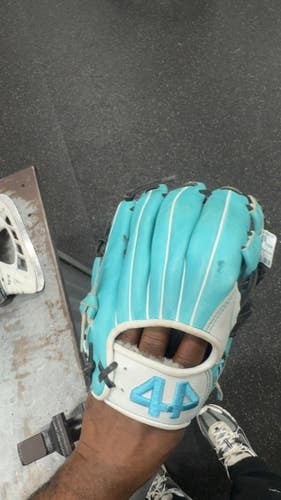 Used 44 PRO 44 PRO BB/SB Glove RH Throw None 11 1/2" 11337-S000499275