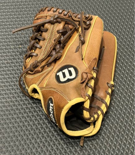 Wilson A800 RH Infield Baseball Glove 11.75" (Used)