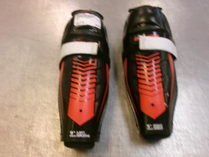 Used Bauer LIL SPORT Youth Shin Guards Black 9" 11339-S000207956