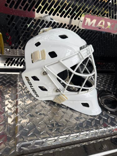 Senior Large Bauer NME One Goalie Mask (Used)