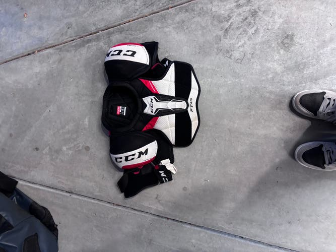 Men's Large Junior CCM JetSpeed FT475 Shoulder Pads (Used)