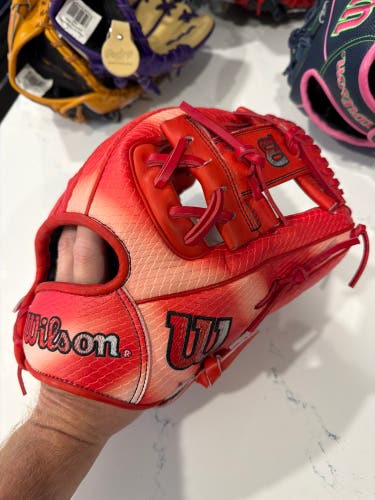 Wilson A2000 RH Infield Baseball Glove 11.75" (New) Zack Neto
