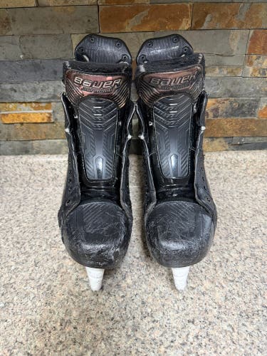 Black 2022 Bauer Supreme Mach Hockey Skates Size 6.5 (Used)