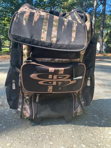 Black Boys Large/Extra Large Boombah Tote (Used)