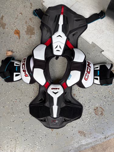 CCM FT6 Pro Shoulder Pads Sr Small