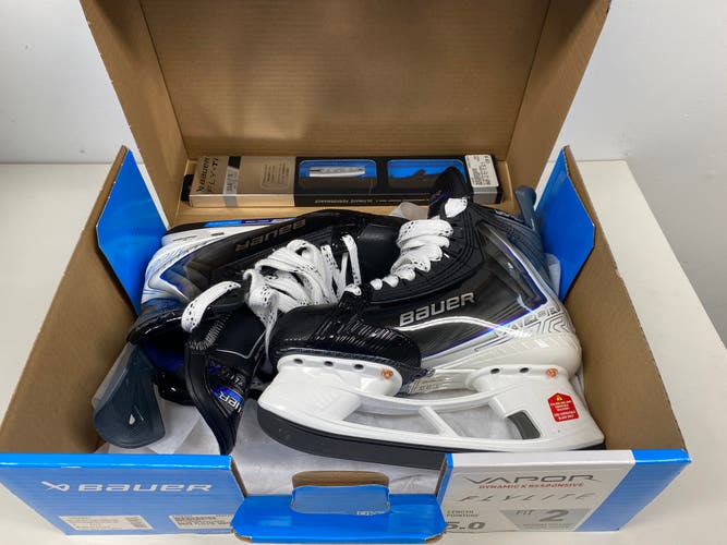 2025 Bauer Vapor Flylite Hockey Skates Regular Width Size 5 (New)
