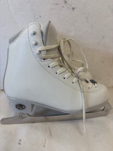 Riedell Topaz Figure Skates D Junior 3 (Used)
