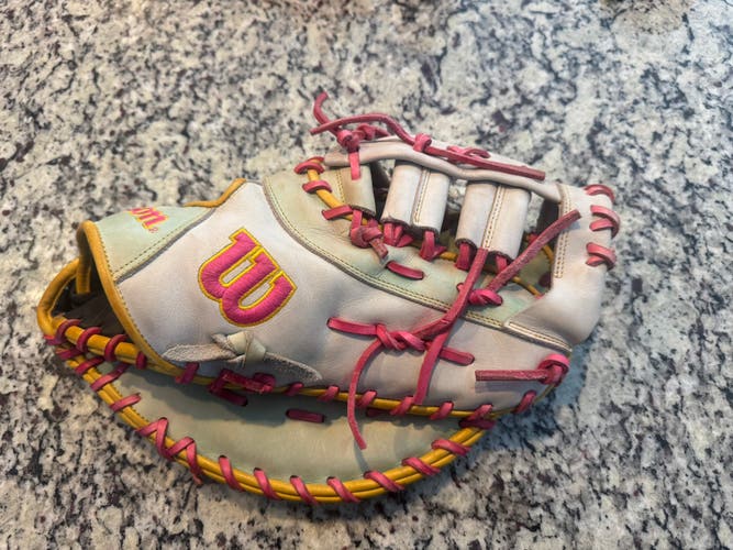 2024 Wilson A2000 RH First Base Baseball Glove 12.5" (Used)