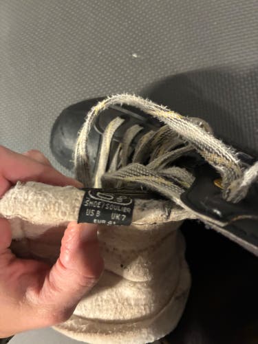 Bauer Supreme Hockey Skates 8 (Used)