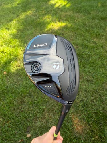 TaylorMade Qi4D Max Rescue 5 Hybrid 26 Reax 50 Regular Flex 39.5" +HC MINT