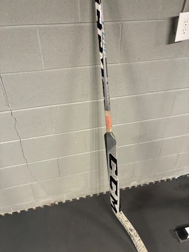 Intermediate CCM Extreme Flex 5 Regular Goalie Stick (Used)