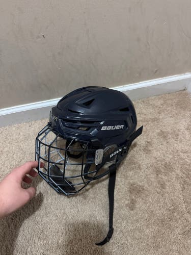Like new Bauer Re-Akt 150 Helmet (Sr. Small)