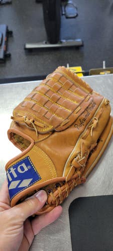 Used VITA 12 BB/SB Glove RH Throw None 12" 11497-C000162592