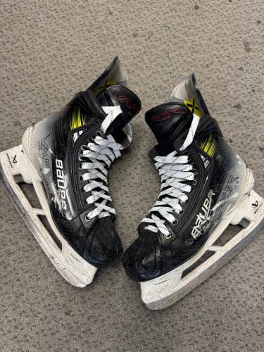 Bauer Vapor Hyperlite 2 Hockey Skates 8 (Used) fit 1