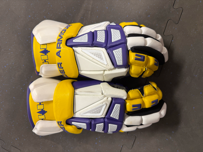 Haudenosaunee - Under Armour Charge Lacrosse Gloves