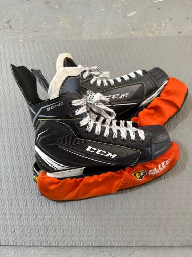 CCM Tacks 9040 Hockey Skates Size 5 (Used)
