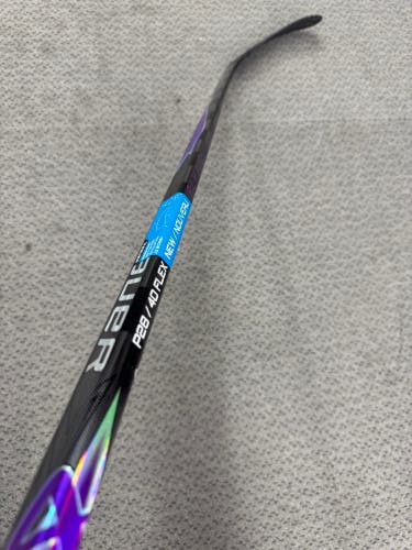Junior Purple Bauer Vapor Flylite Left Hand Hockey Stick P28 40 Flex (New)