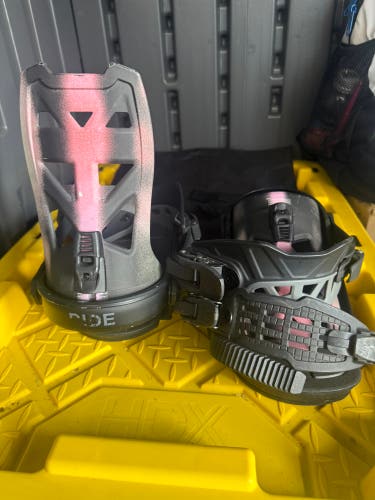 Medium Ride A-6 Snowboard Bindings (Used)