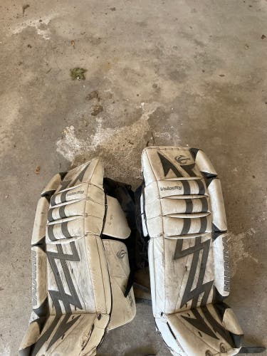 28" Vaughn Goalie Leg Pads (Used)
