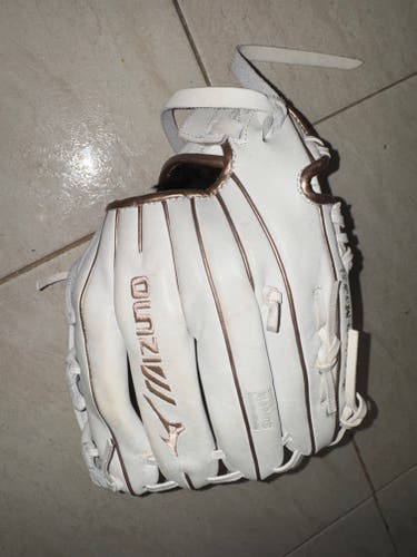 RH throw Mvp select Softball Glove 12" (Used)