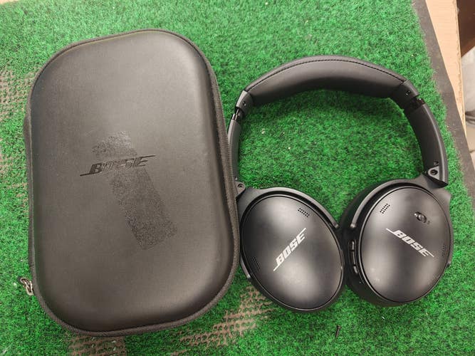 Bose QuietComfort 45 QC45 Wireless Noise Cancelling Headphones Black w Case