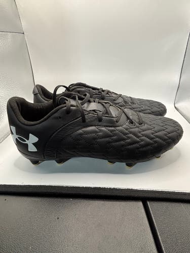 Black Men's Size M 9.0 (W 10.0) Adult Under Armour Molded Cleats Cleats (Used)