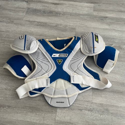 Men's Large Senior Bauer Supreme 30 Shoulder Pads (Used)