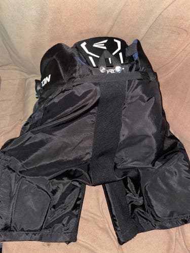 Junior XL Easton pro Hockey Pants (Used)