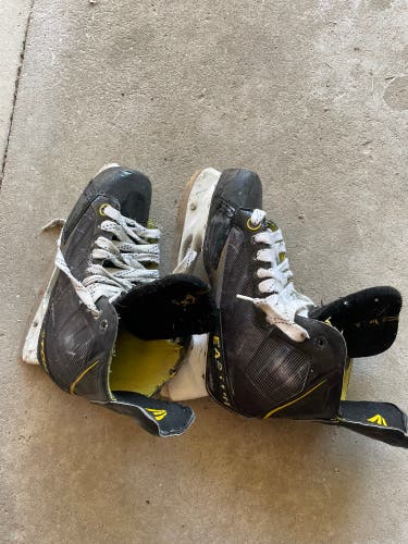 Easton Hockey Skates 8 (Used)