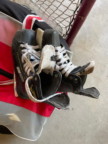Bauer Hockey Skates Size 5 (Used)
