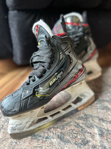 2019 Bauer Vapor 2X Pro Hockey Skates Regular Width Size 5 (Used)