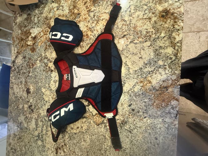 Large Junior CCM Next Shoulder Pads (Used)