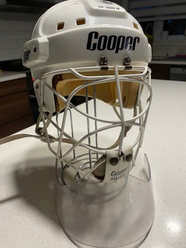 Senior Medium Sk2000 Goalie Mask (Used)