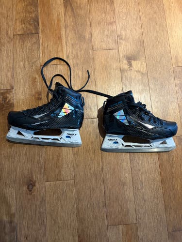True TF9 Hockey Goalie Skates Regular Width Size 5 (Used)
