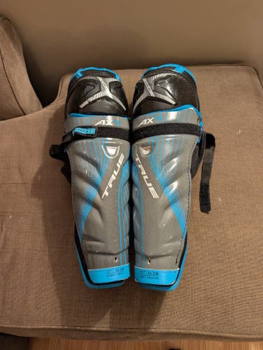 Senior True AX7 17" Shin Pads (Used)