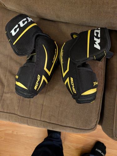 Senior Large CCM Tacks 9040 Elbow Pads (Used)