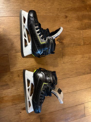 Bauer Elite Hockey Goalie Skates Narrow Width Size 4.5 (Used)