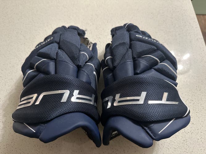 True Catalyst 9x3 Gloves 13" (Used)