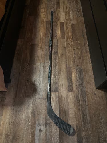 Intermediate Bauer Twitch Left Hand Hockey Stick P92 65 Flex (Used)