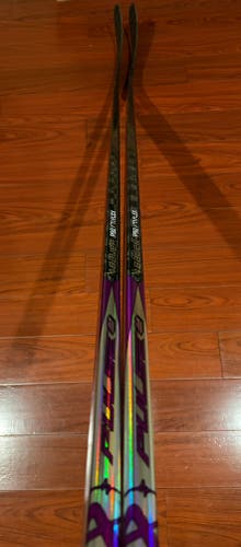 2 Pack Senior Bauer Pulse 2 Right Handed Hockey Stick P92 77 Flex (New)