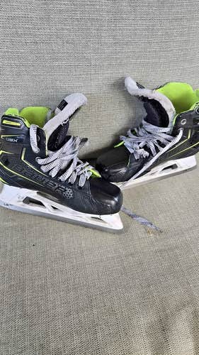 Bauer GSX Hockey Goalie Skates - INT Size 5 (D)